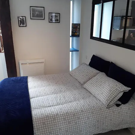 Appartement Haute Ville meublé avec cour privative Granville Extérieur photo