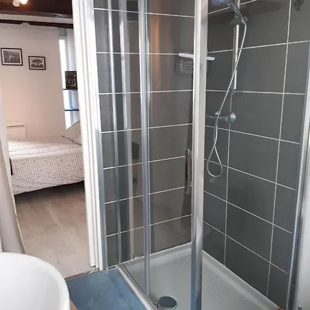 Appartement Haute Ville meublé avec cour privative Granville Extérieur photo